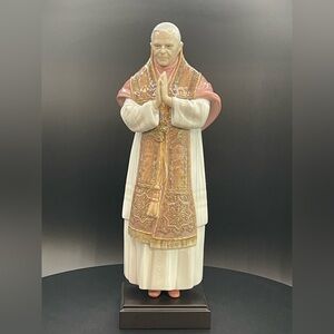 LLADRÓ BENEDICTUS XVI
ITEM #01008266 Retired